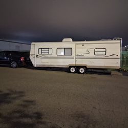 RV Travel TRAILER