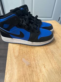 Jordan 1s &4s vans & dunks