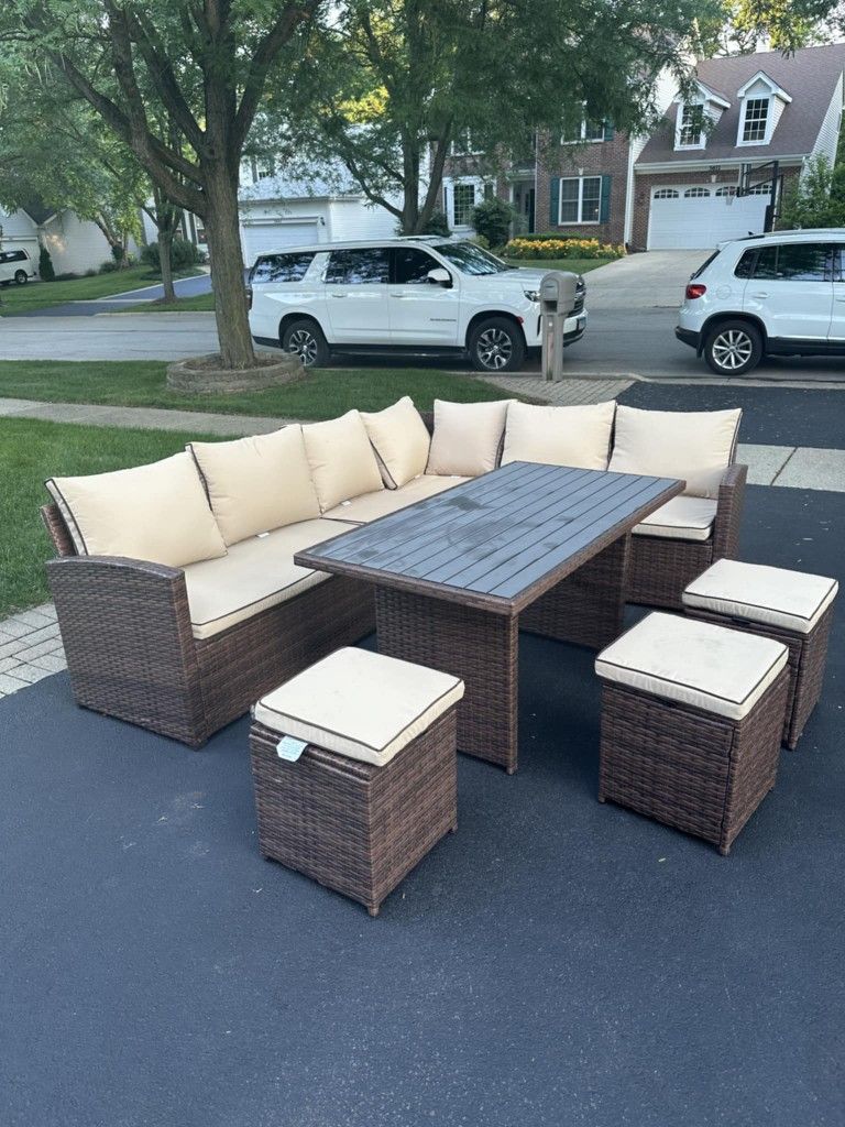 Beautiful 7 PC Patio Set
