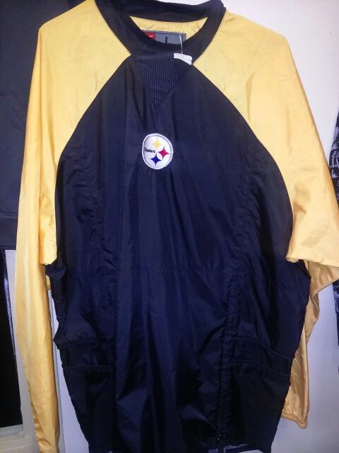 Nike steelers windbreaker size large