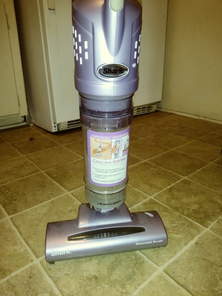 Shark sv800 cordless powerful vacuum