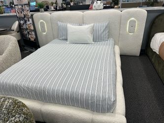 NEW QUEEN SIZE LUX PLATFORM BED WITHOUT MATTRESS AND FREE DELIVERY- PRICE IS FIRM