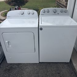 Whirlpool Washer And Gas Dryer Set
