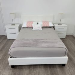 Bed Queen Size And Two Nightstand 