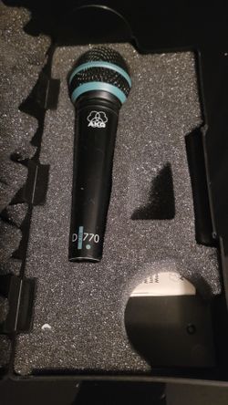AKG D770 Dynamic Vocal Microphone w/ Original Case