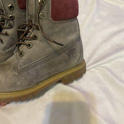 Women’s Timberlands Size 7