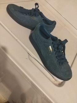 Green Suede Pumas Tennis Shoes