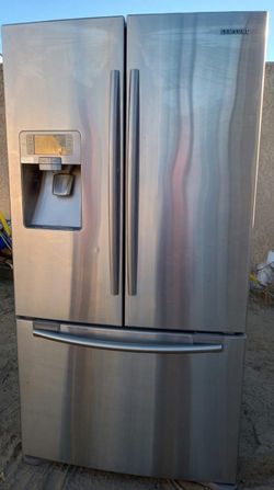 Samsung 3-Door French Door Fridge in Stainless Steel with Ice Maker