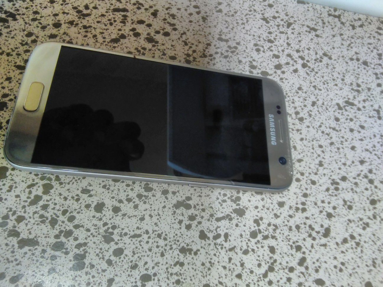 Samsung S7 edge on Verizon, excellent condition