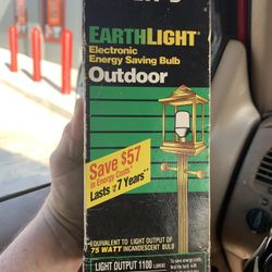 PHILIPS EARTH LIGHT CFL ENERGY SAVING LIGHT BULBS - 1100 lumens-18 WATTPHILIPS
