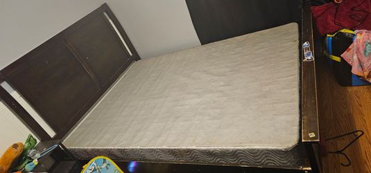 Queen size bed frame and box spring