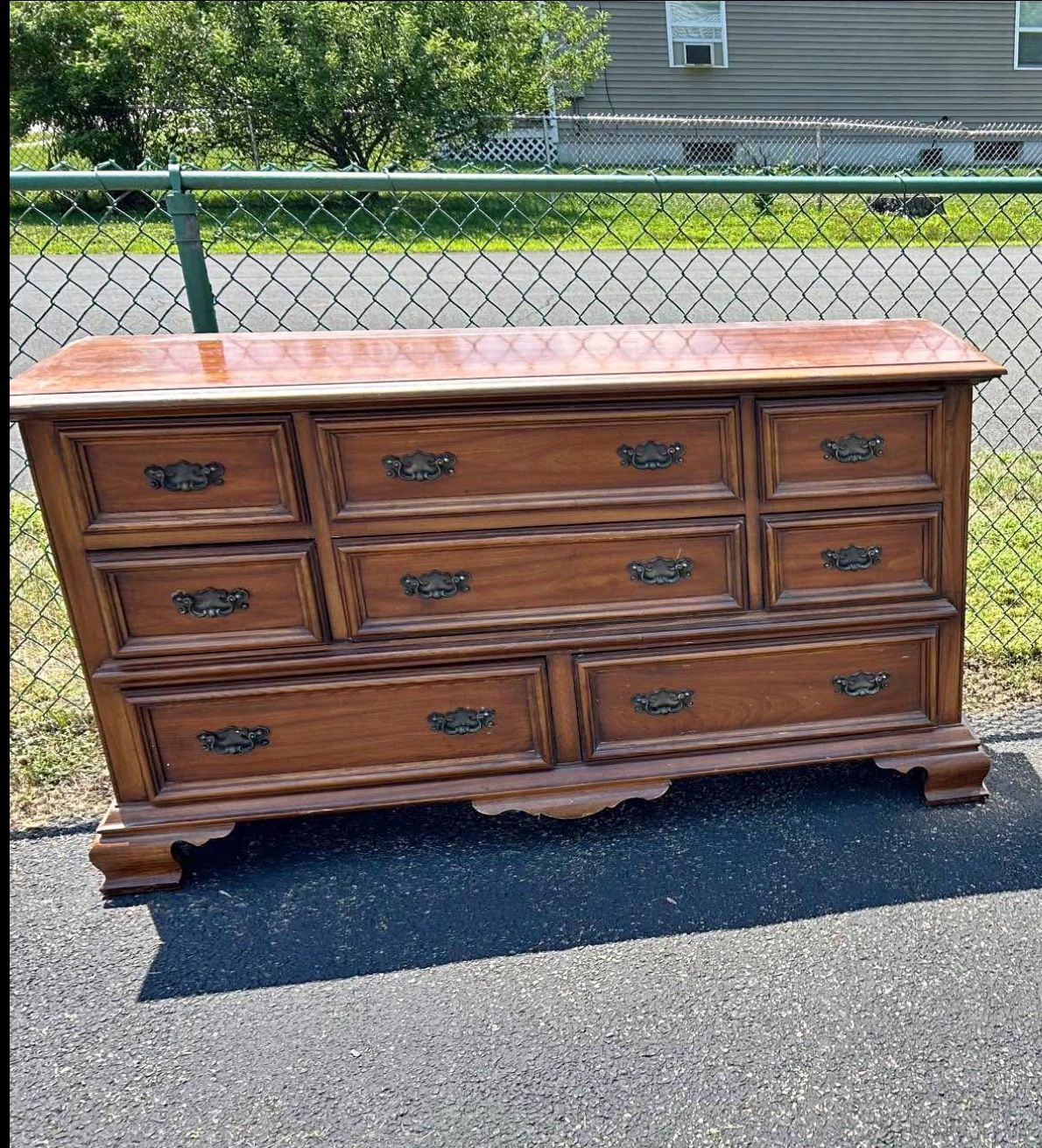 Dresser