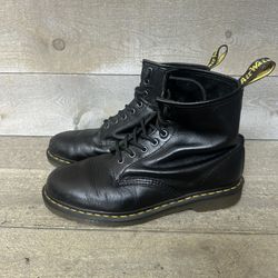 Dr Doc Martens 1460 Airwair Mens 11 Black 8 Eye Smooth Leather Lace Up Boots
