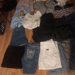 Clothes Size X-large and large 24 Pieces