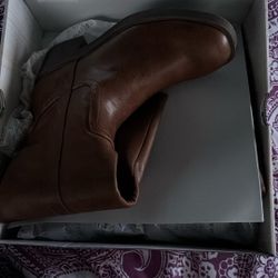 Brand new Women boots! 