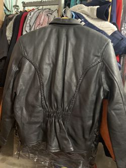Woman’s leather riding jacket w lining
