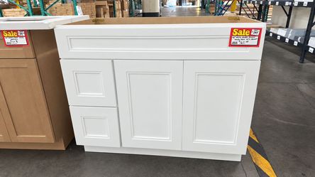 🚨 CLEARANCE SALE - 42" WHITE VANITY BASE 🚨