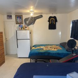 Comparto Mi Cuarto Hay Una Cama Grande Derecho A Todo Incluyendo Los Bill   500