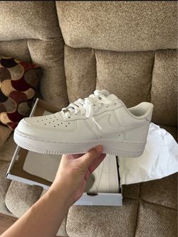 Nike Air Force’s size 9