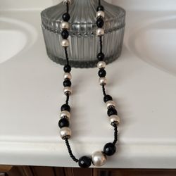 Miriam Haskell baroque pearl Beaded Pearl And Black Necklace 