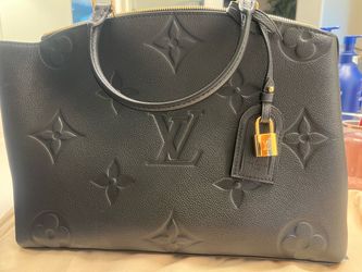 Grand Palais Louie Vuitton bag