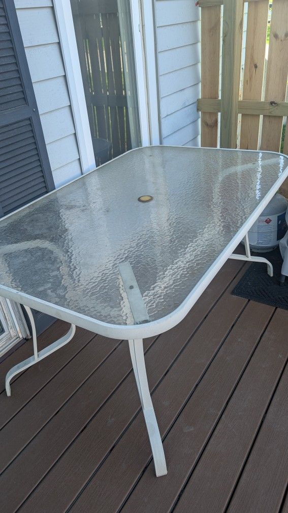 Free Deck Table