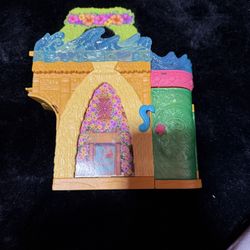 Disney Princess Moana Storytime Stackers Doll House, also known as Moana's Island Home playset