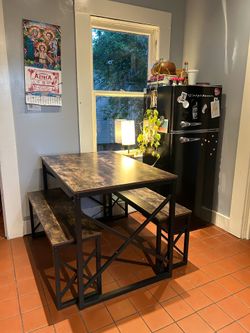 Dining room table⭐️