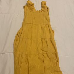 yellow sleeveless dress