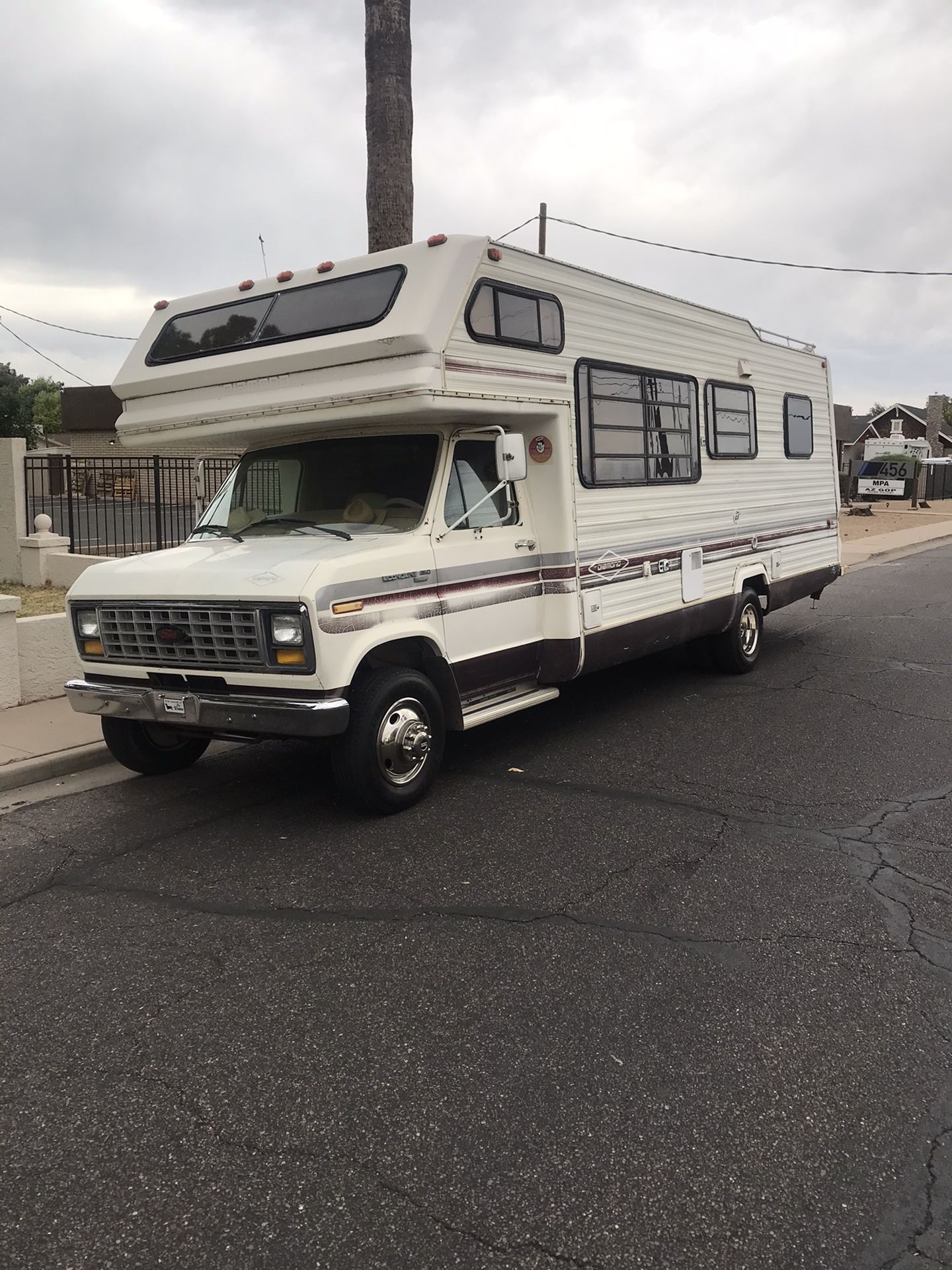 1984 Ford Diamond model motorhome