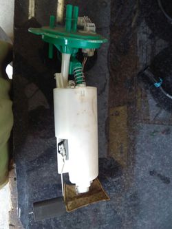 2001-2003 Caravan, Town and Country Fuel Pump