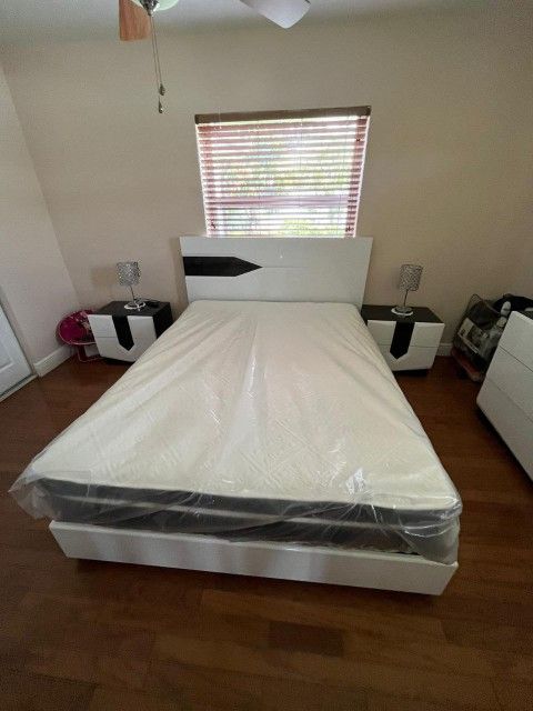 New Mattress Offer! Queen Size Pillow Plush