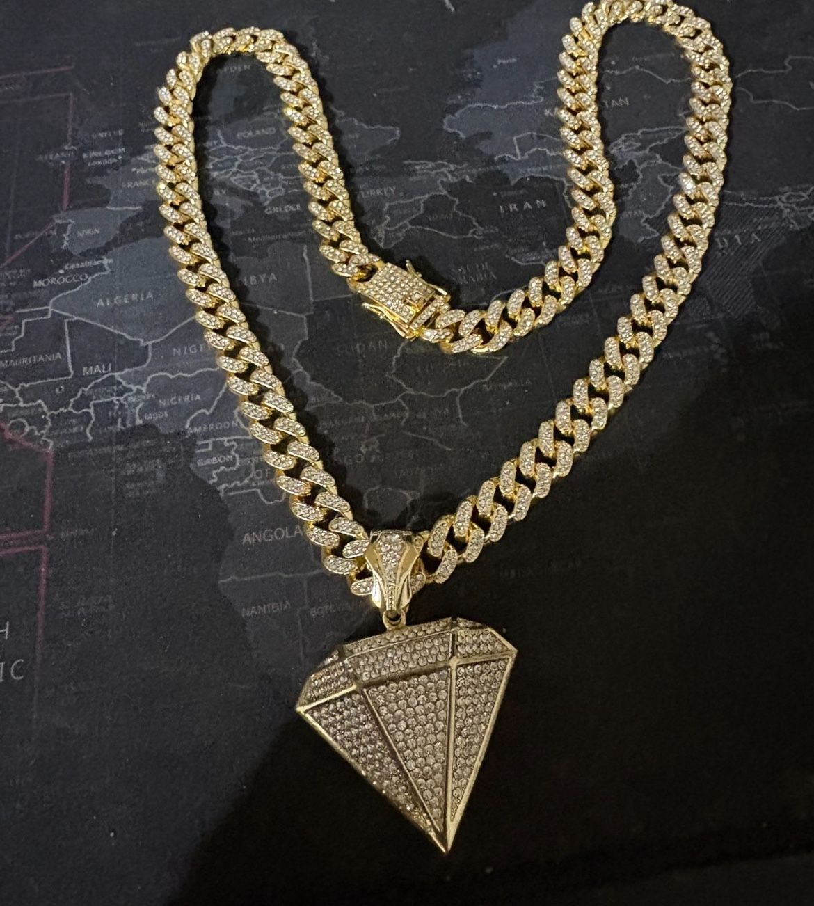 Iced Out Hip Hop Chain Heavy !!!