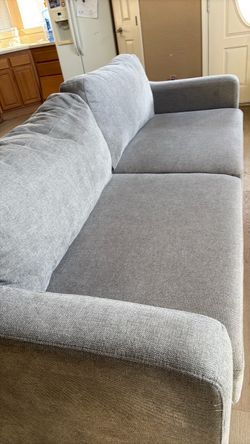 Used couch pulls out into a bed