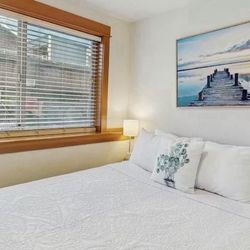 Queen size bed + memory foam mattress