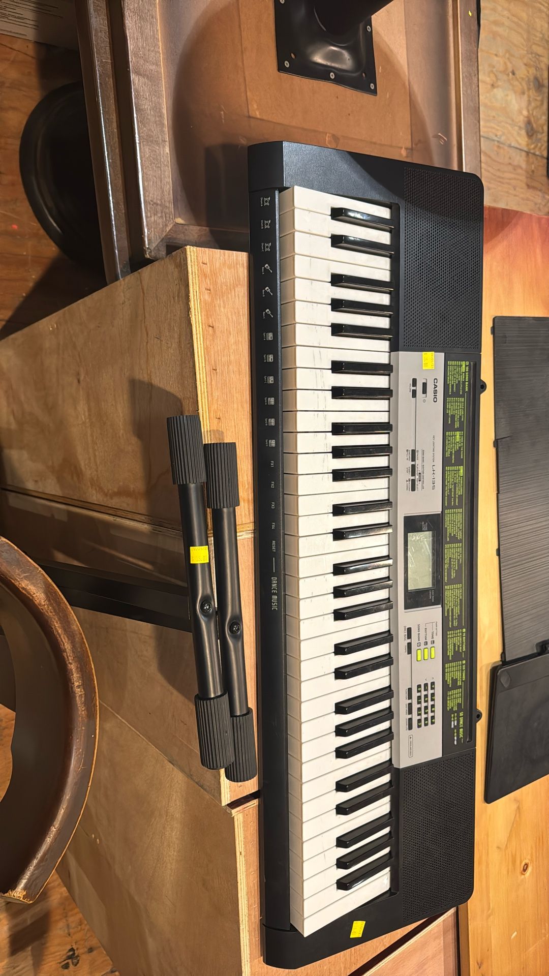 Casio LK-135 keyboard