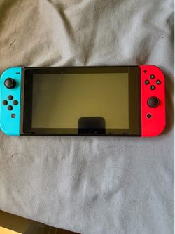 Nintendo Switch Console Bundle – Great Condition – Ready to Play