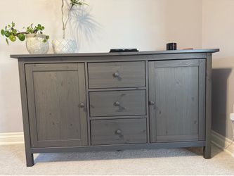 Solid pine dresser/cabinet