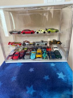 Hot Wheels Display Case 26 Cars