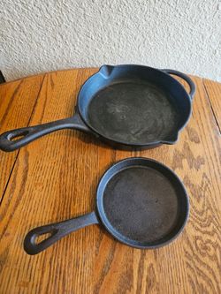 8" and 5" Cast Iron Skillets (Set of 2)