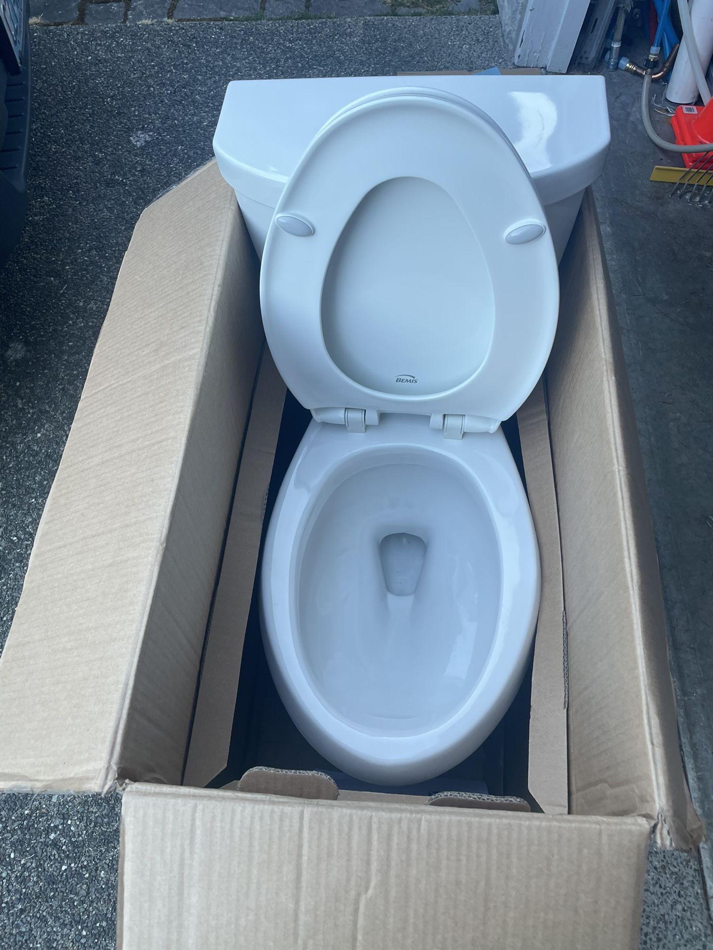 Kohler Elongated Toilet for Sale in Bothell, WA OfferUp