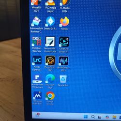 Excellent Like NEW - Dell Laptop - 2026 Windows 11 Pro, Serato DJ, Virtual DJ Pro, Fruity Loops Studio $160