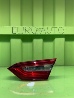 2018 2019 2020 2021  TOYOTA CAMRY Right Passenger Side Trunk Lid / Inner Tail Light OEM 8158006620