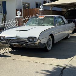 1962 Ford Thunderbird
