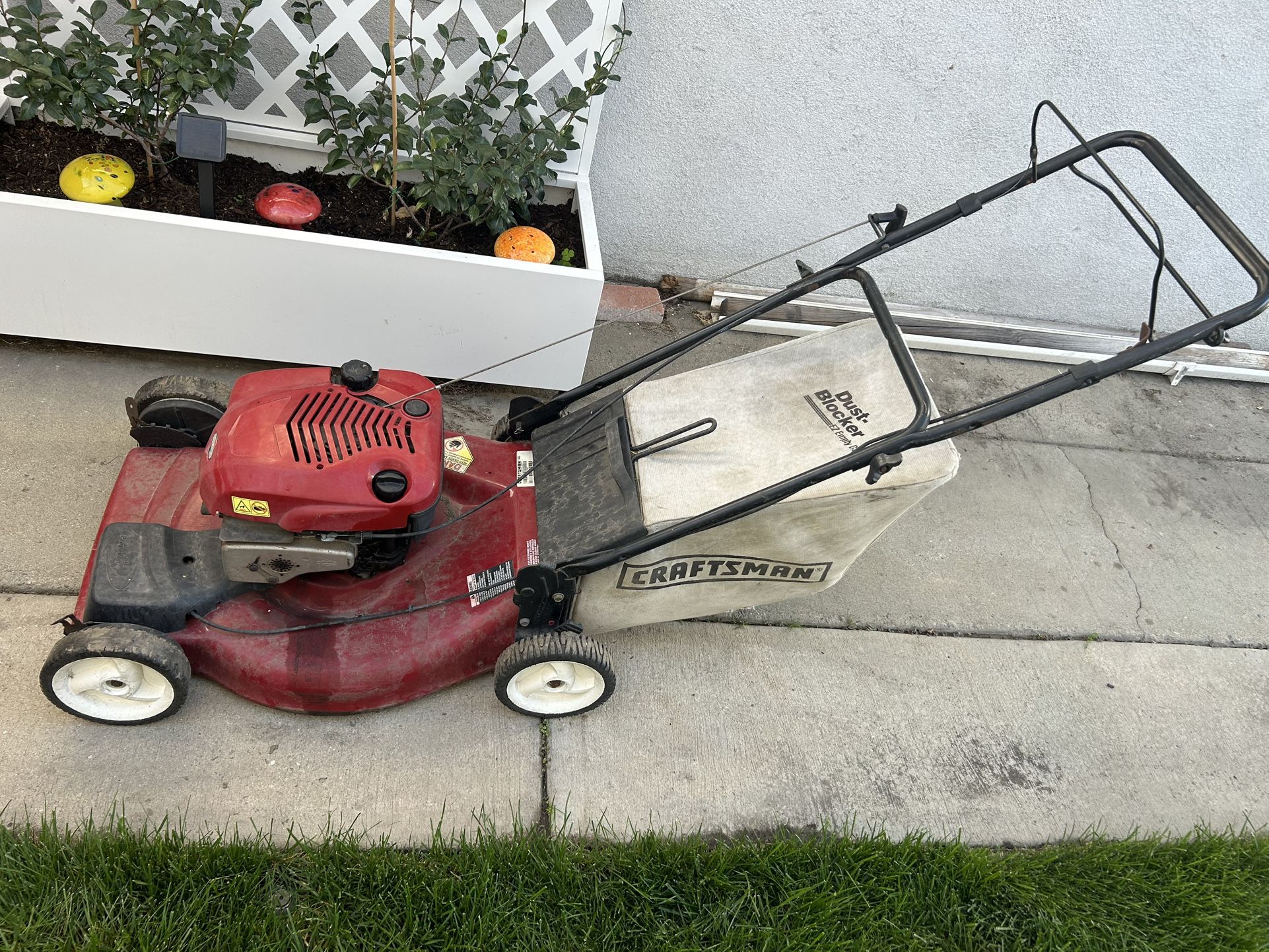 Craftsmen Gas Lawn Mower