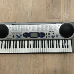 Casio Electric Keyboard LK-44