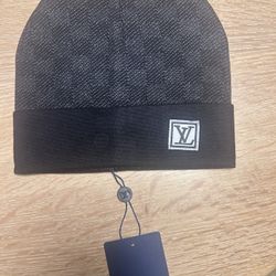black and grey louie beanie 