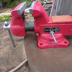 6 1/2  Doyle Bench Vice