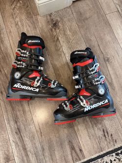 NORDICA SKI BOOTS SIZE 27.5
