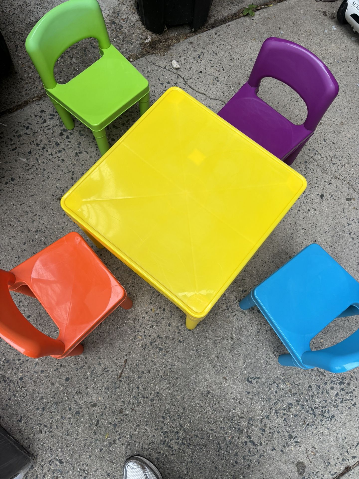 Kids Table & Chair Set